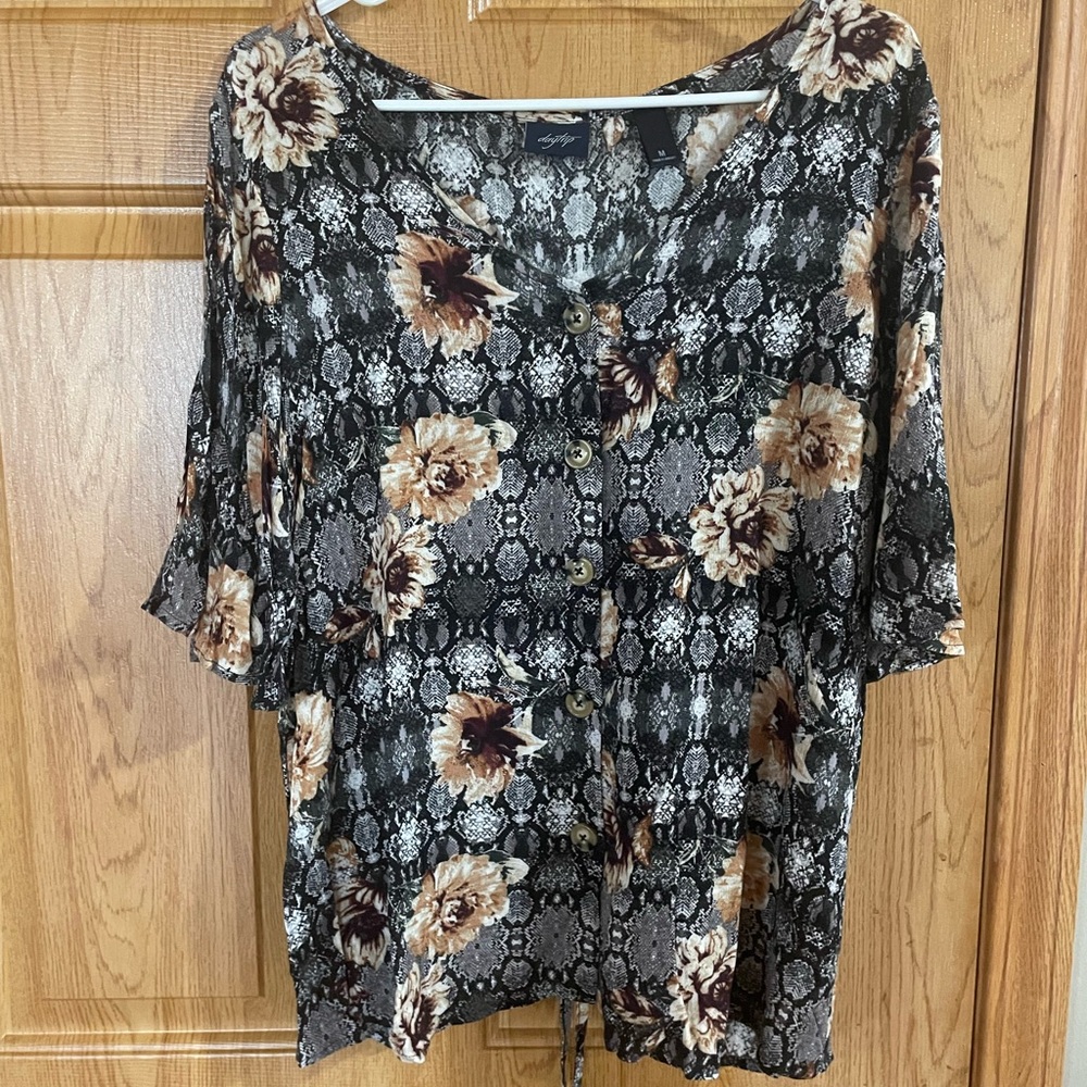 Woman’s Daytrip size medium top